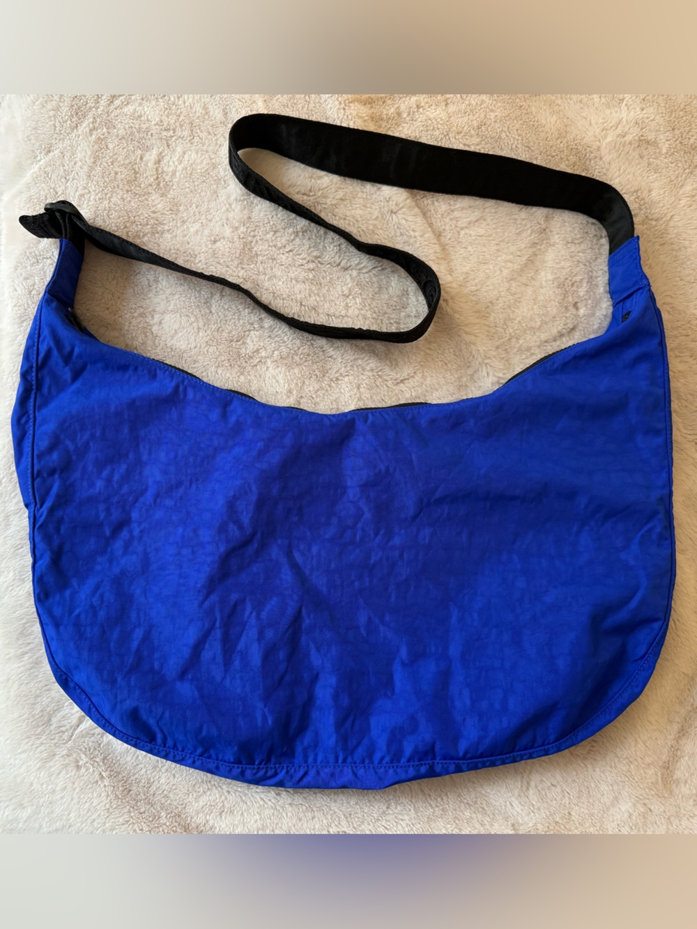 BAGGU Large Nylon Crescent Bag Lapis - Picture 4 of 15
